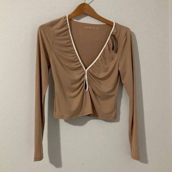 Abercrombie & Fitch Tops - NWT Abercrombie and Fitch Canadian Women Size M Stretch Body Con Crop Top Beige